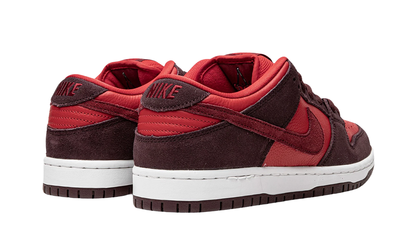 Nike SB Dunk Low Cherry