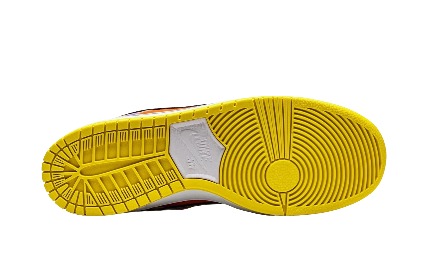 Nike SB Dunk Low Street Hawker